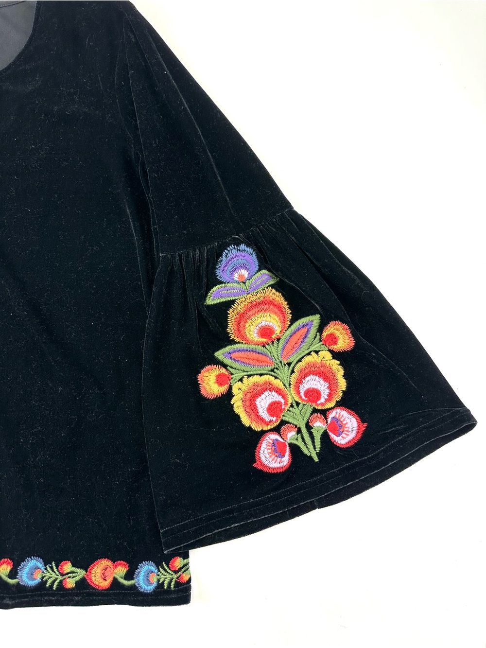 Solitaire Black Velvet Embroidered Boho Bell Sleeve Top M Boho Whimsigoth Folk - Picture 6 of 10